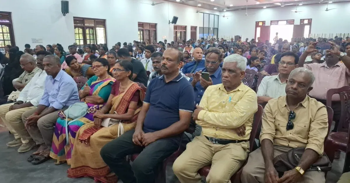 மட்டக்களப்பில் மாணவர்களுக்கு கல்வி உதவித்தொகை வழங்கி வைப்பு!
